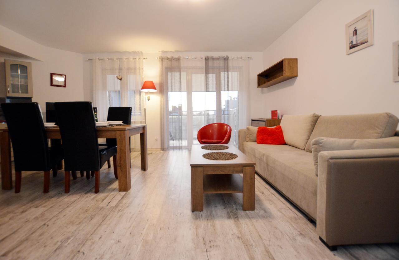 Apartament Przy Latarni Morskiej Kołobrzeg Exteriör bild